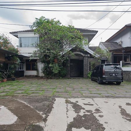Imelda Residence Setrasari Redpartner Bandung Exteriér fotografie